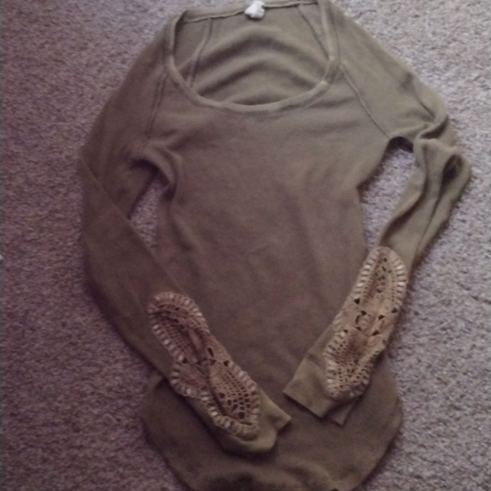 Free People crochet cuff thermal top M